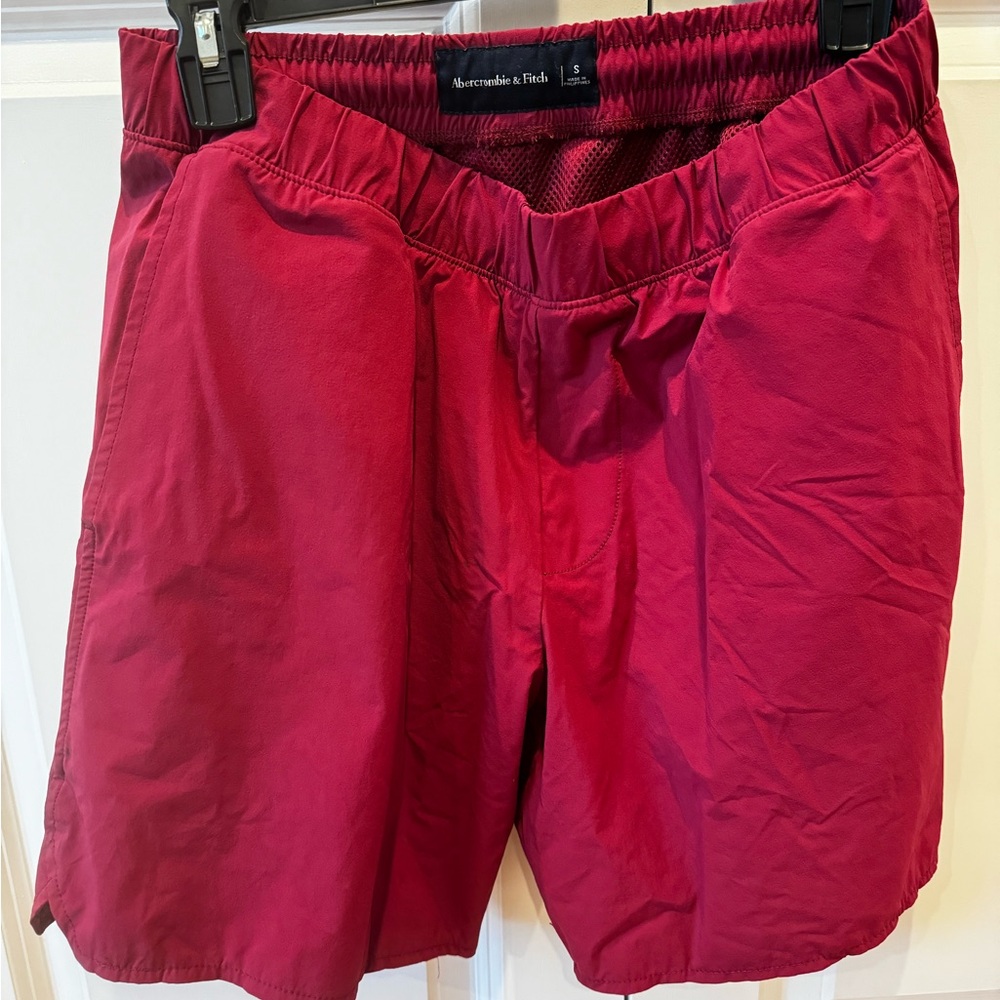 Abercrombie & Fitch Men’s small Red Athletic Shorts